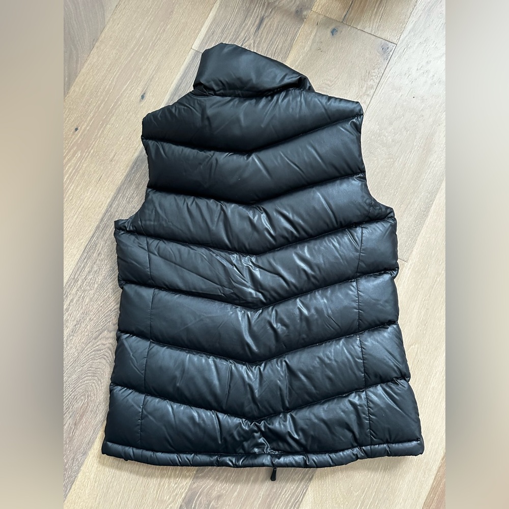 The North Face Women's Quilted Black Vest - Picture 2 of 4